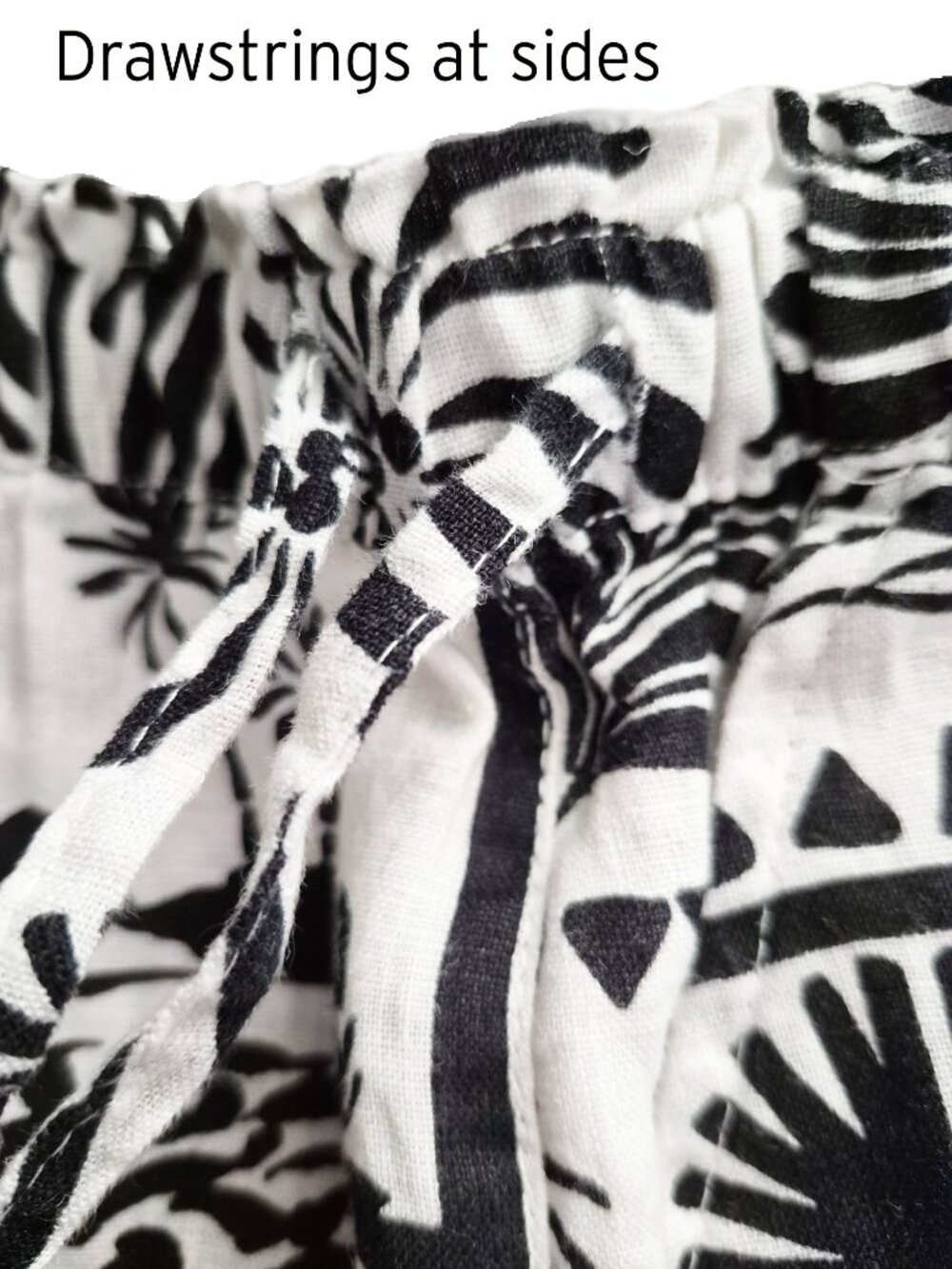 Rachel Zoe Linen Tropical BW Tribal Print Wide Leg Pants Pull on Drawstring M - Picture 6 of 13